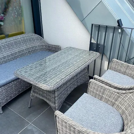 Panorama View In Center Apartment