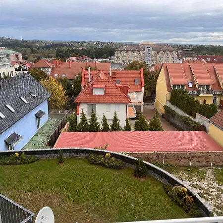 Panorama View In Center Apartment
