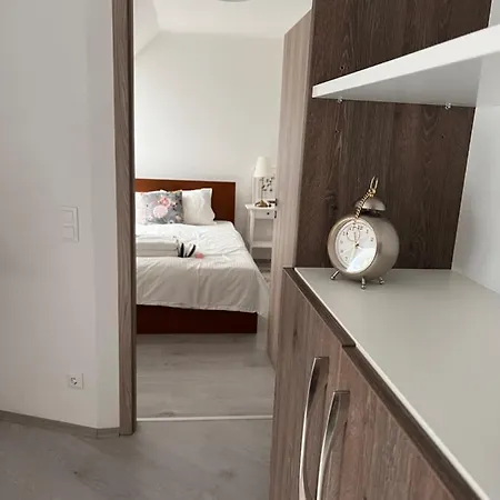 Panorama View In Center Apartment